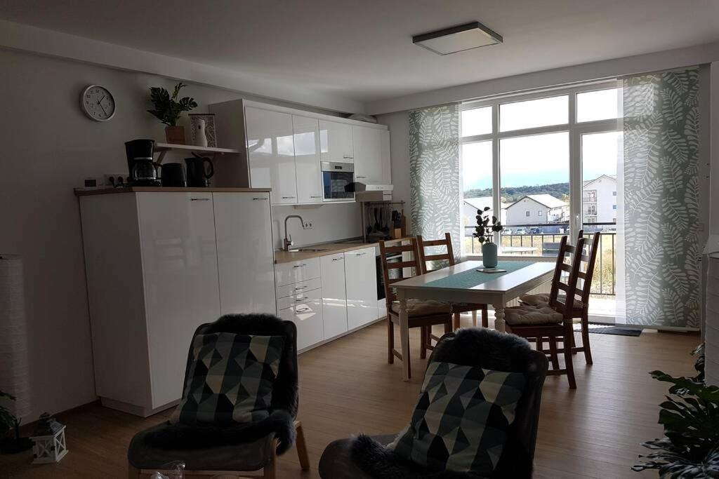Living Home, Apartament Cu Doua Dormitoare Si Doua Bai Cisnădie Kültér fotó