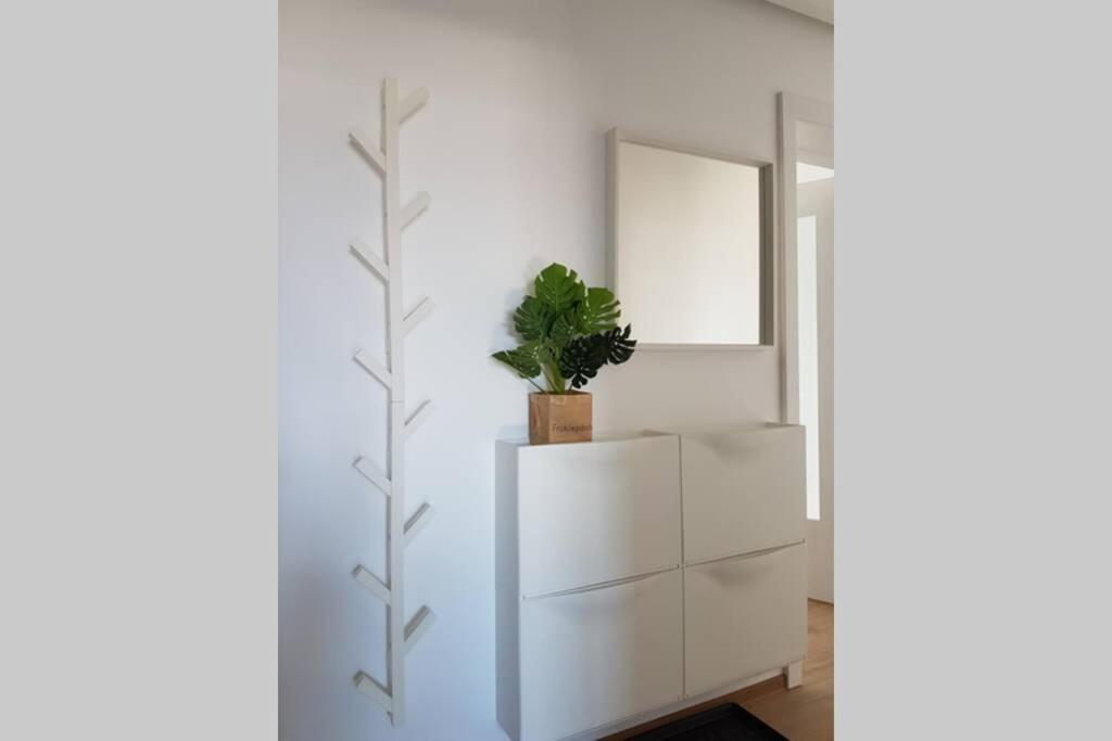 Living Home, Apartament Cu Doua Dormitoare Si Doua Bai Cisnădie Kültér fotó